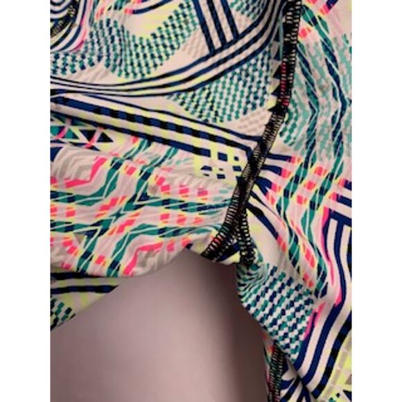 Victoria's Secret Sport Medium Knockout Crop Legging  Multi Color - Picture 4 of 5